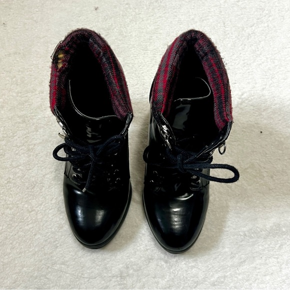 Qupid Black Vinyl Plaid Heeled Combat Booties - Size 6 - Picture 3 of 10